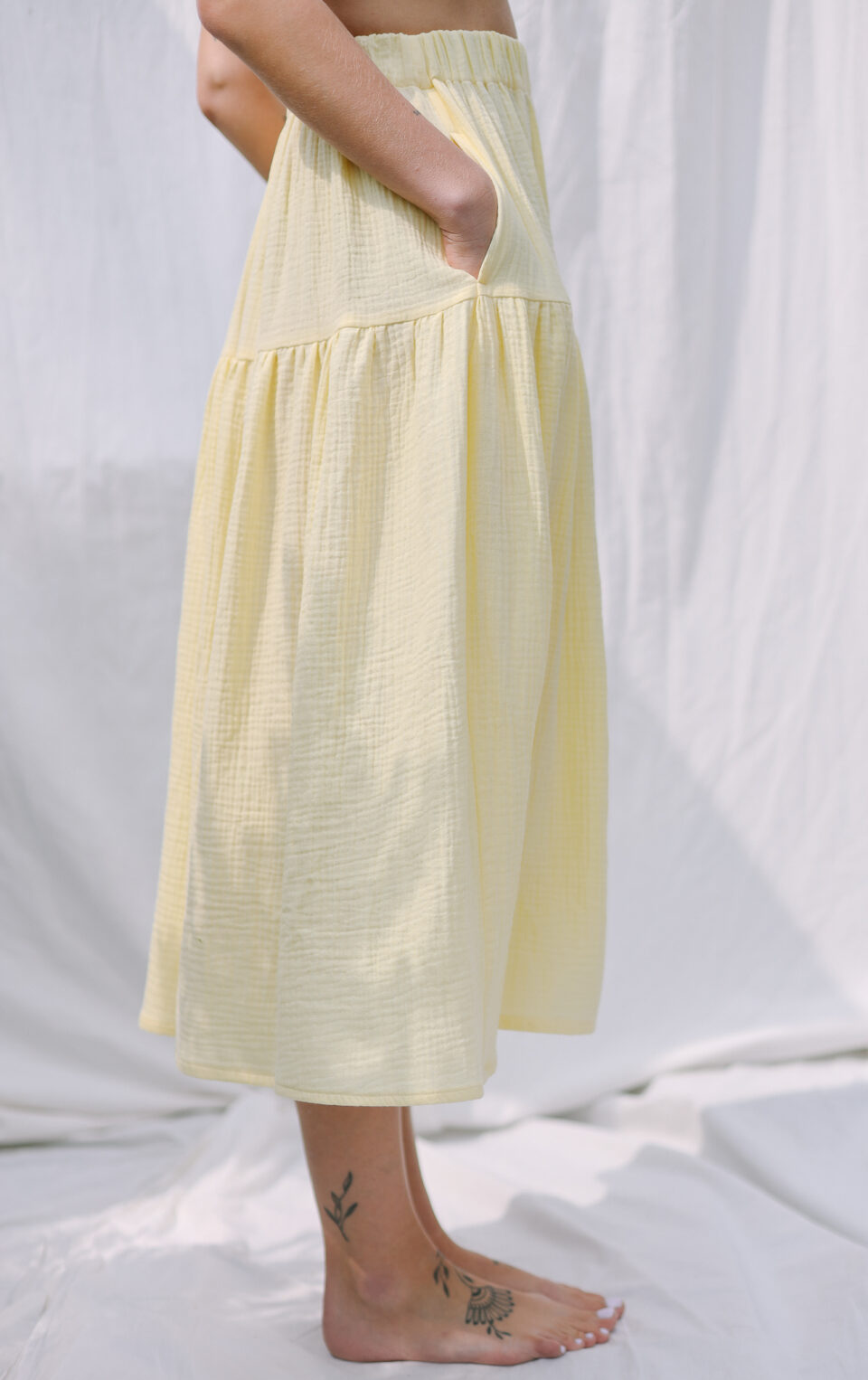 Double gauze elasticated waist Midi skirt in vanilla color - Image 2