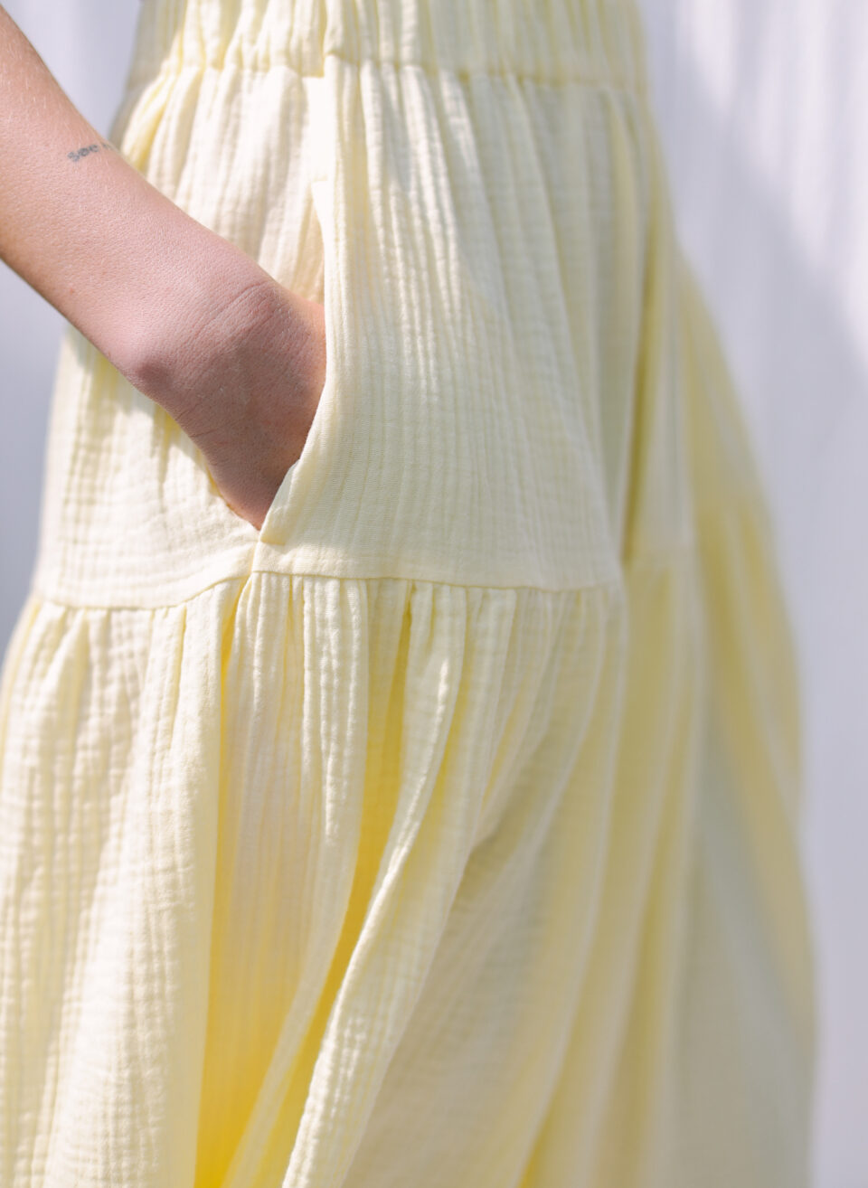 Double gauze elasticated waist Midi skirt in vanilla color - Image 3