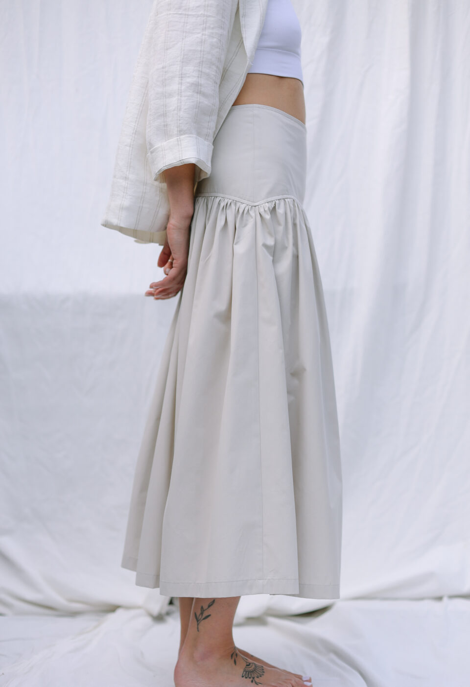 Yoke ruffle moon grey organic cotton poplin skirt BRIGIT - Image 1