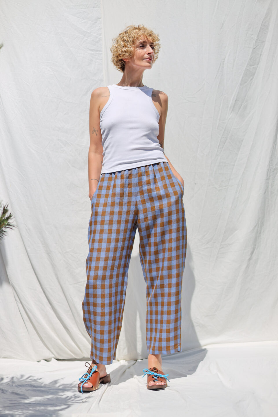Exclusive Bluebonnet Checkered Linen Balloon Trousers VIVIAN | Trousers | Sustainable clothing | OffOn clothing