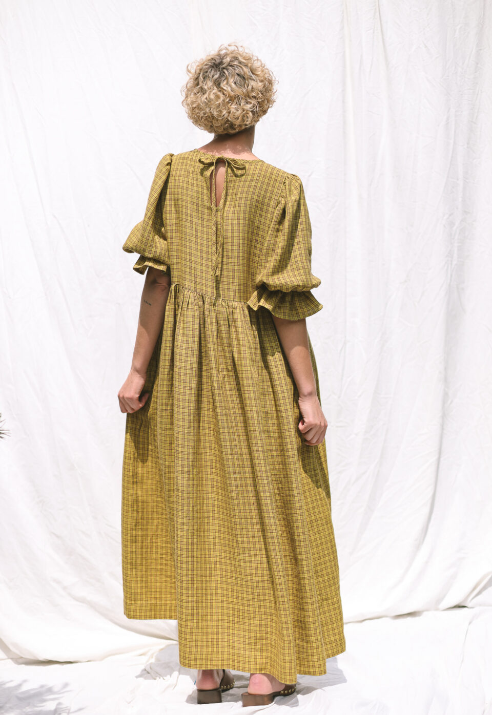 Puffy sleeves oversized checkered linen dress NINA - Image 4