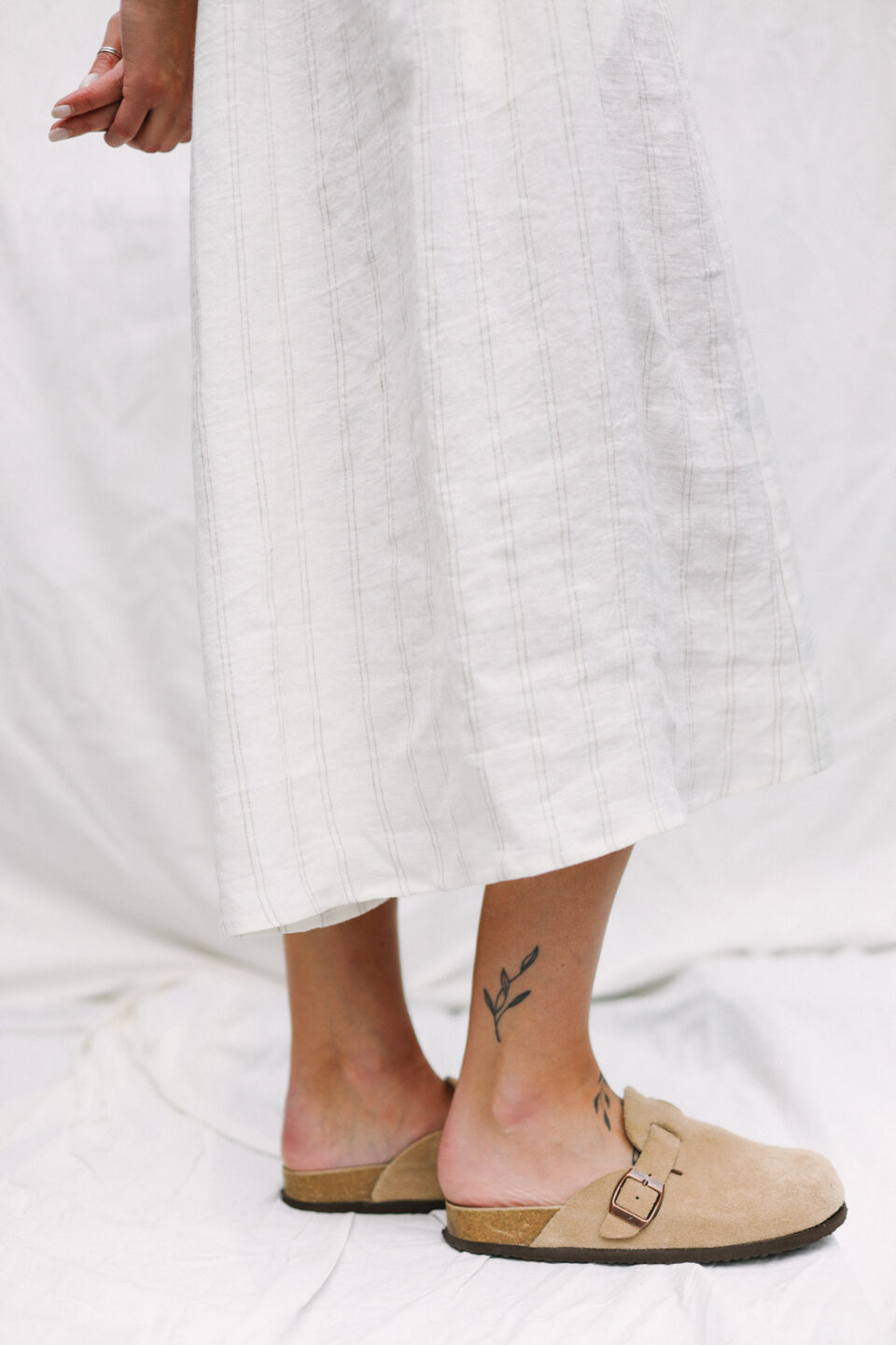 Sleeveless Linen Summer Slip Dress with Side Gathers ONA - Image 2