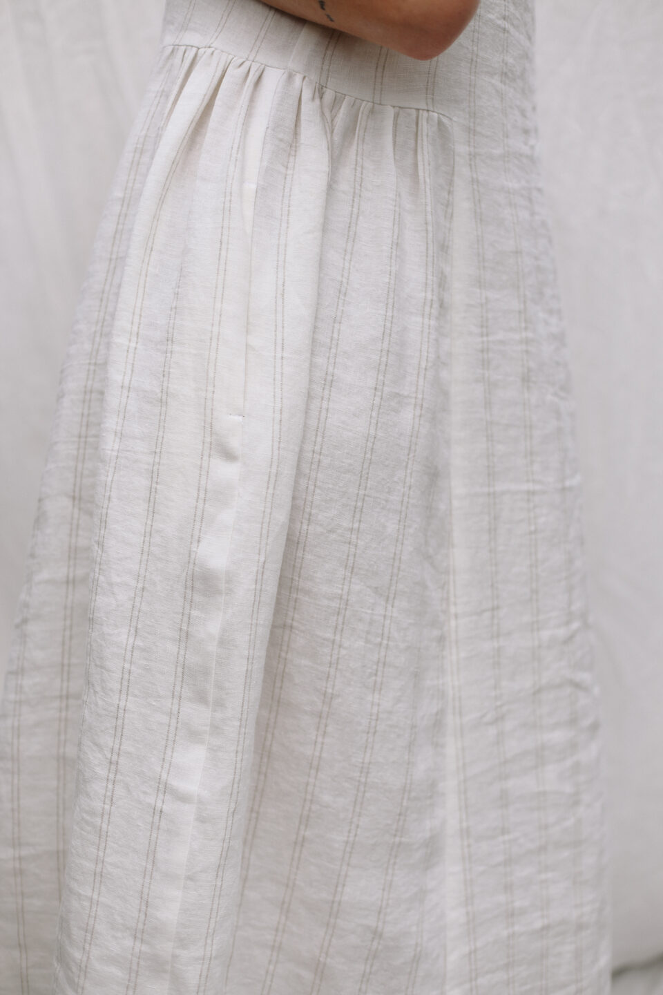 Sleeveless Linen Summer Slip Dress with Side Gathers ONA - Image 4