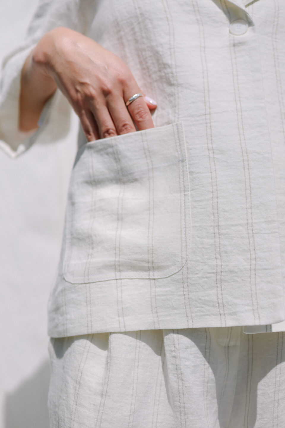 White Striped Linen 3/4 Sleeve Blazer - Image 5