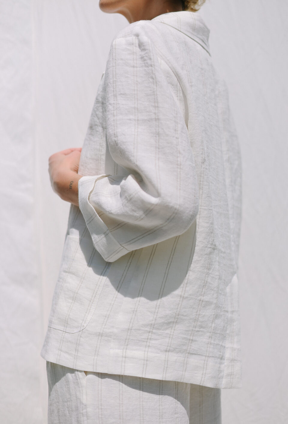 White Striped Linen 3/4 Sleeve Blazer - Image 4