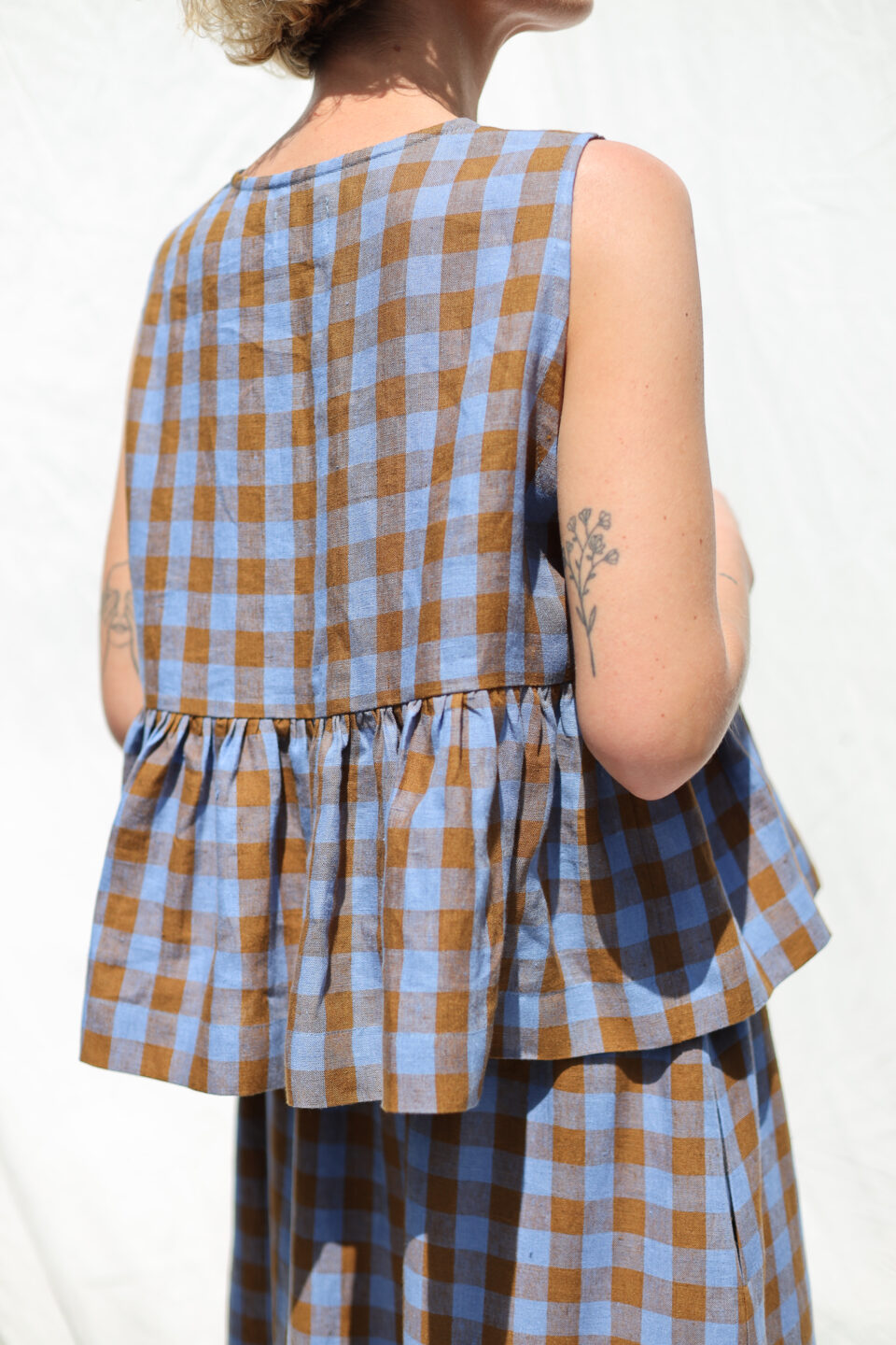 Sleeveless Bluebonnet Checked Linen Top with Ties - Image 2