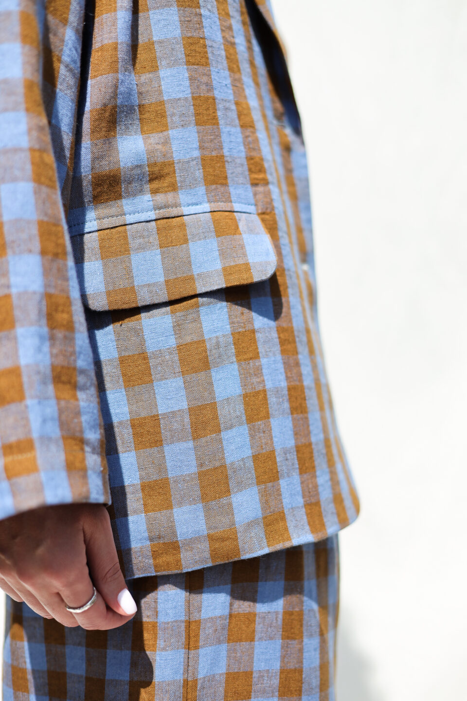 Oversized linen blazer in bluebonnet checks - Image 4