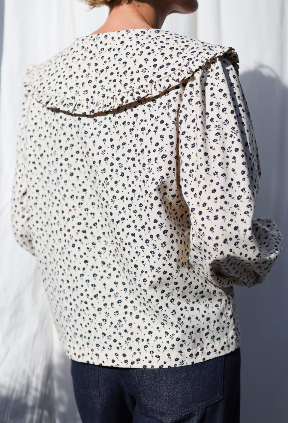 Long sleeve puritan collar ivory floral blouse - Image 3