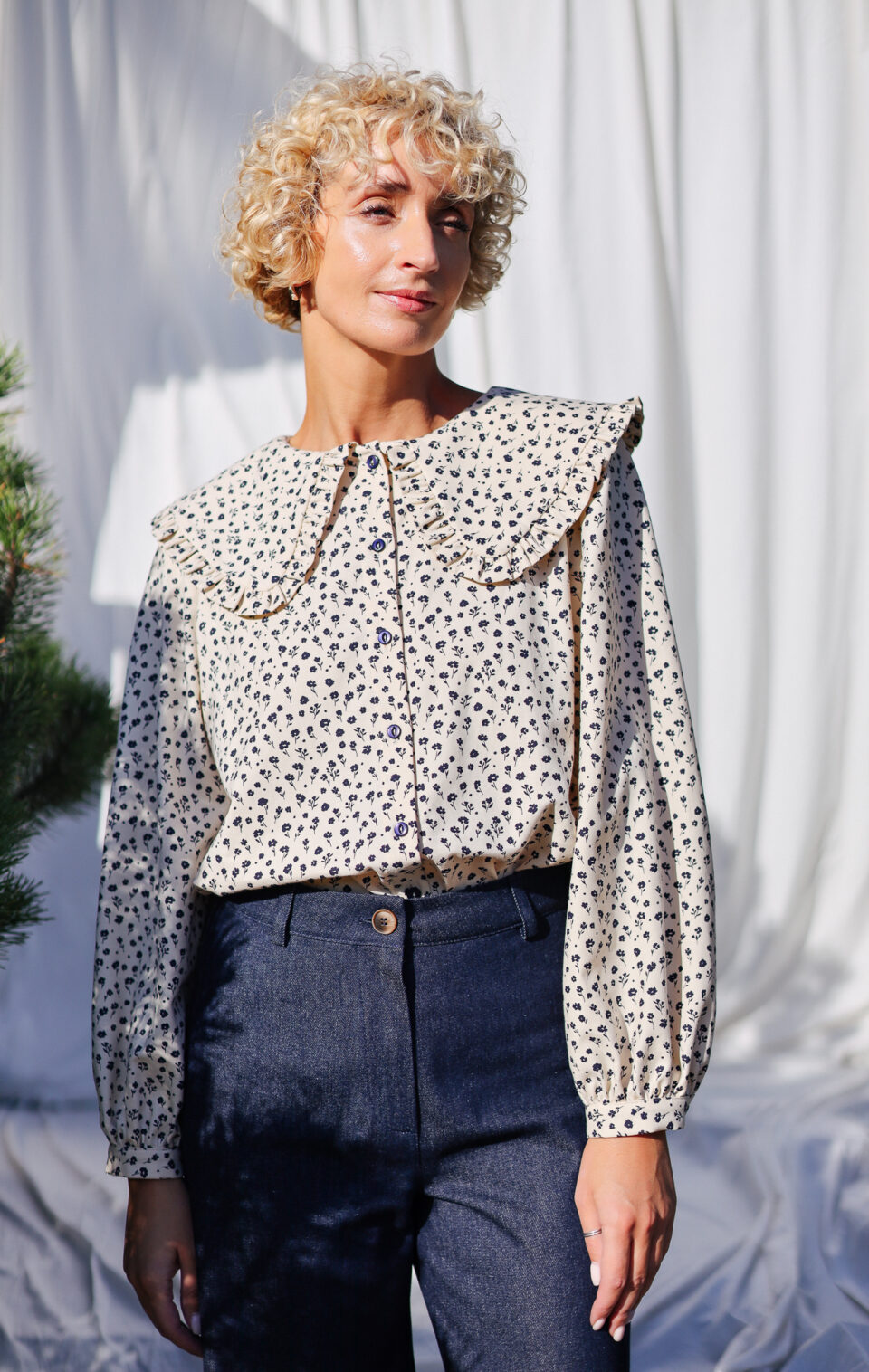 Long sleeve puritan collar ivory floral blouse - Image 1