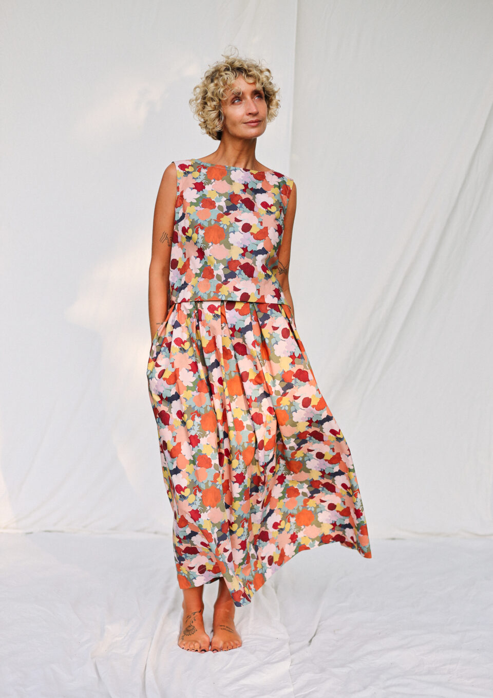 Pleated Maxi Skirt In Abstract Autumn Print cotton - Image 6
