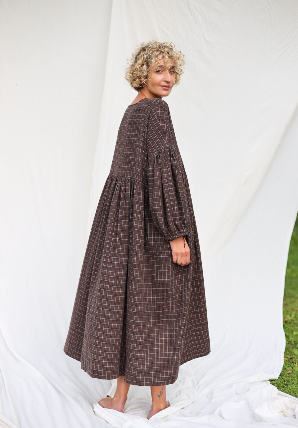 Oversized drop shoulder double gauze dress GRETA in Dark Brown Grid - Image 3