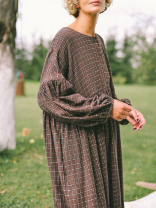 Oversized drop shoulder double gauze dress GRETA in Dark Brown Grid | Dress | Sustainable clothing | OffOn clothing