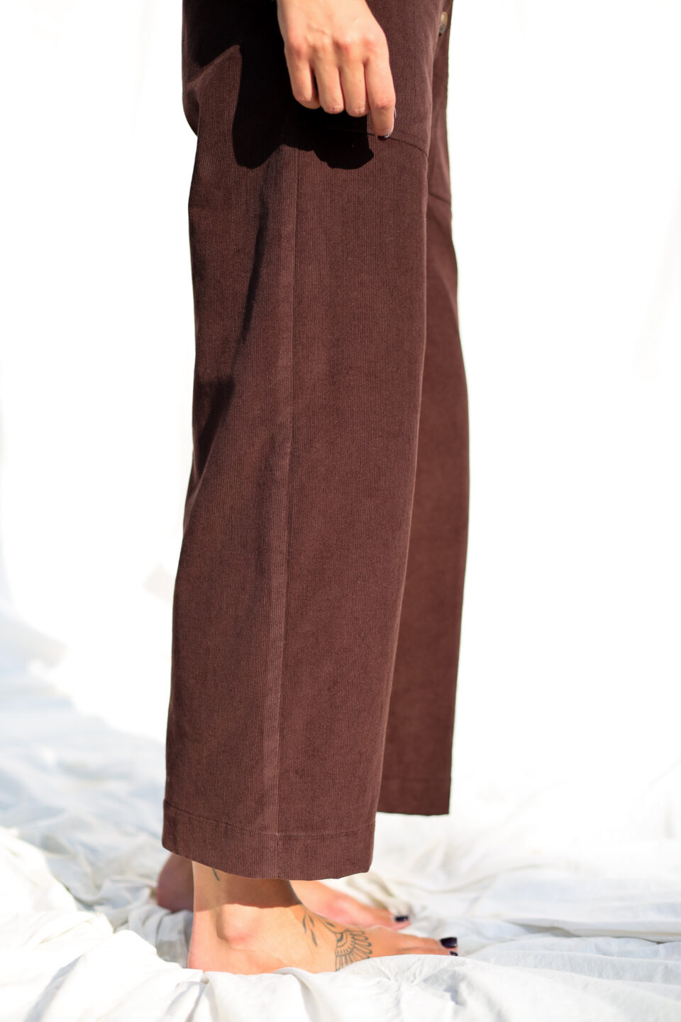 Loose Brown Needlecord V-neck Jumpsuit with Patch Pockets - Image 5