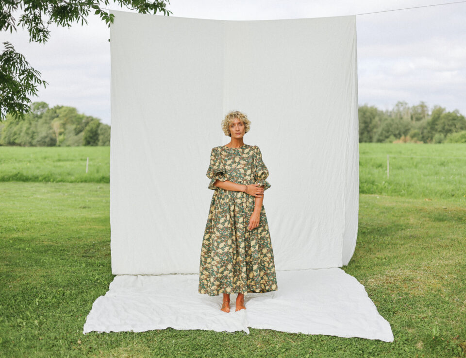 Puffy Sleeves Oversized Dress NINA in CLEMENTINA DAISY floral print - Image 1