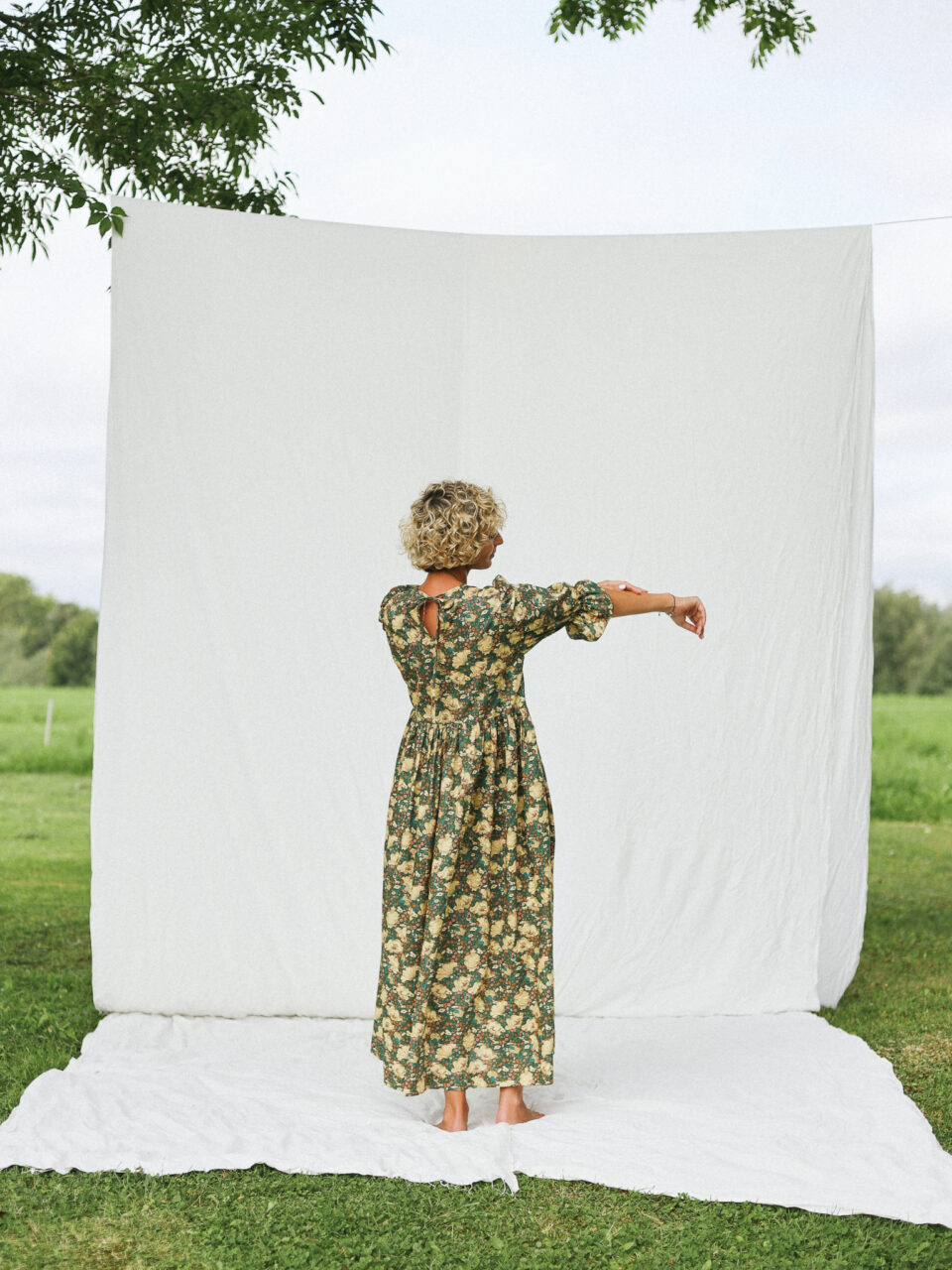 Puffy Sleeves Oversized Dress NINA in CLEMENTINA DAISY floral print - Image 2