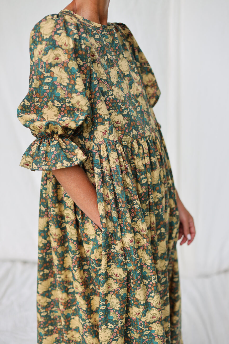 Puffy Sleeves Oversized Dress NINA in CLEMENTINA DAISY floral print - Image 4