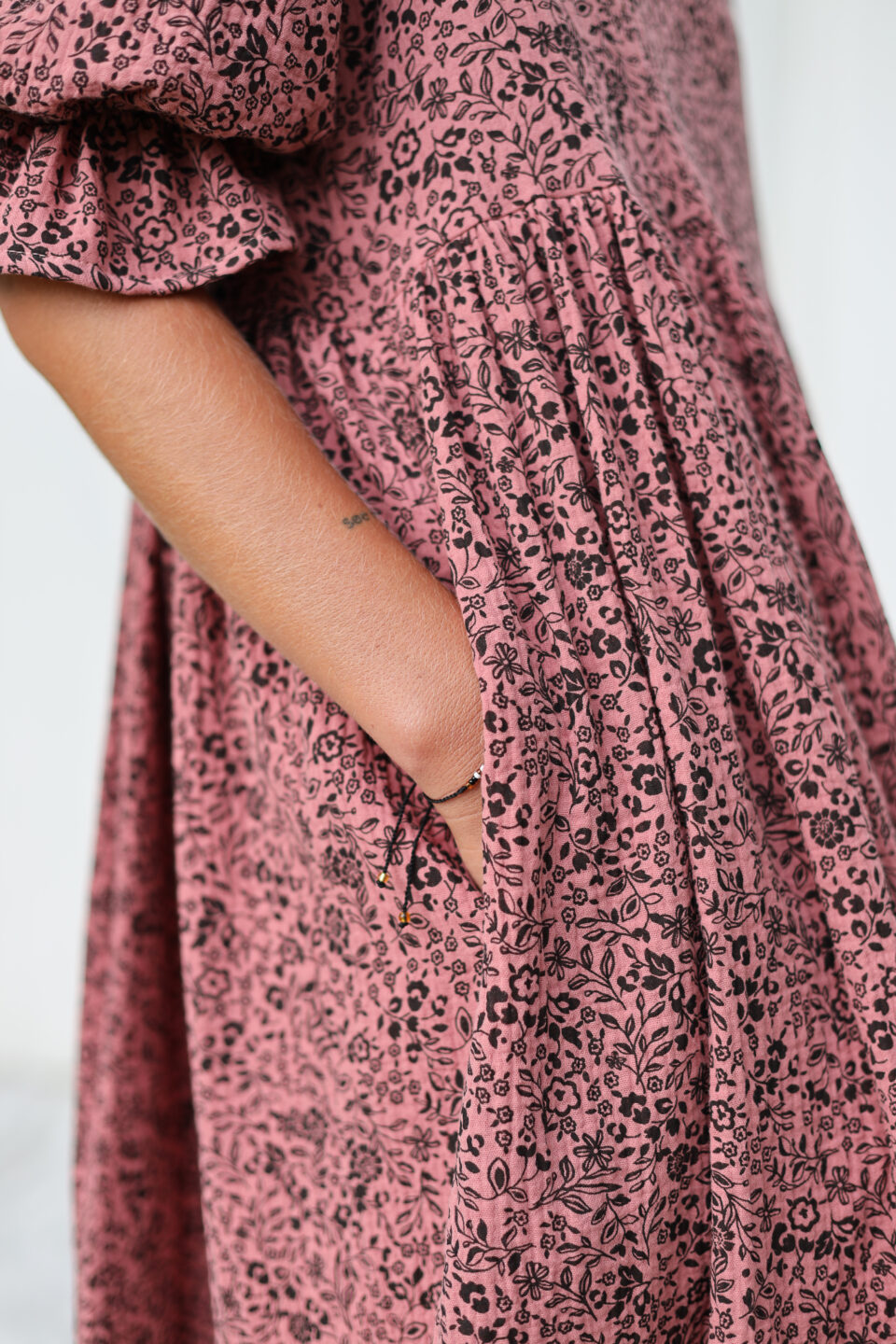 Oversized Floral Dress in Double Gauze Cotton - Image 4