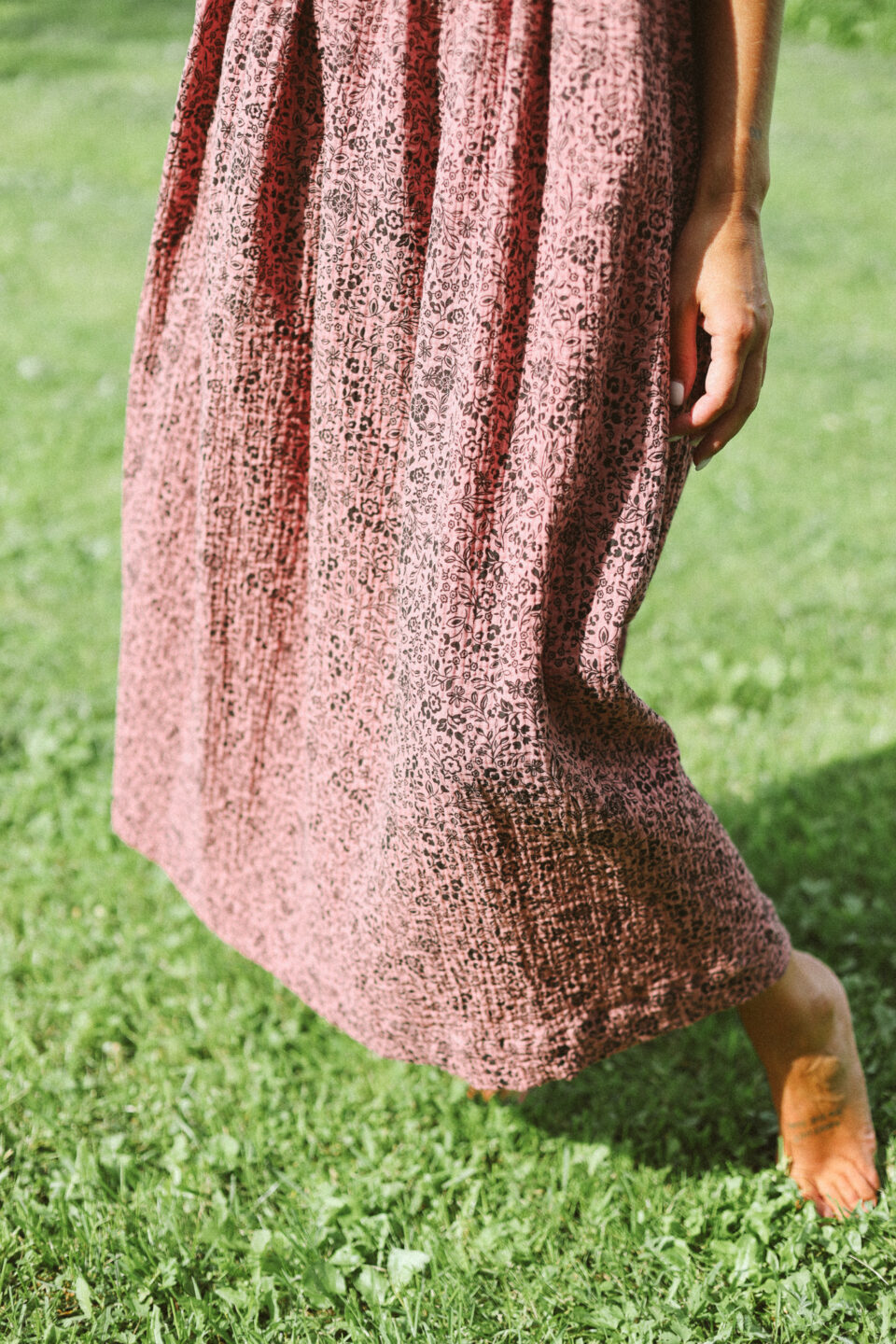 Oversized Floral Dress in Double Gauze Cotton - Image 7