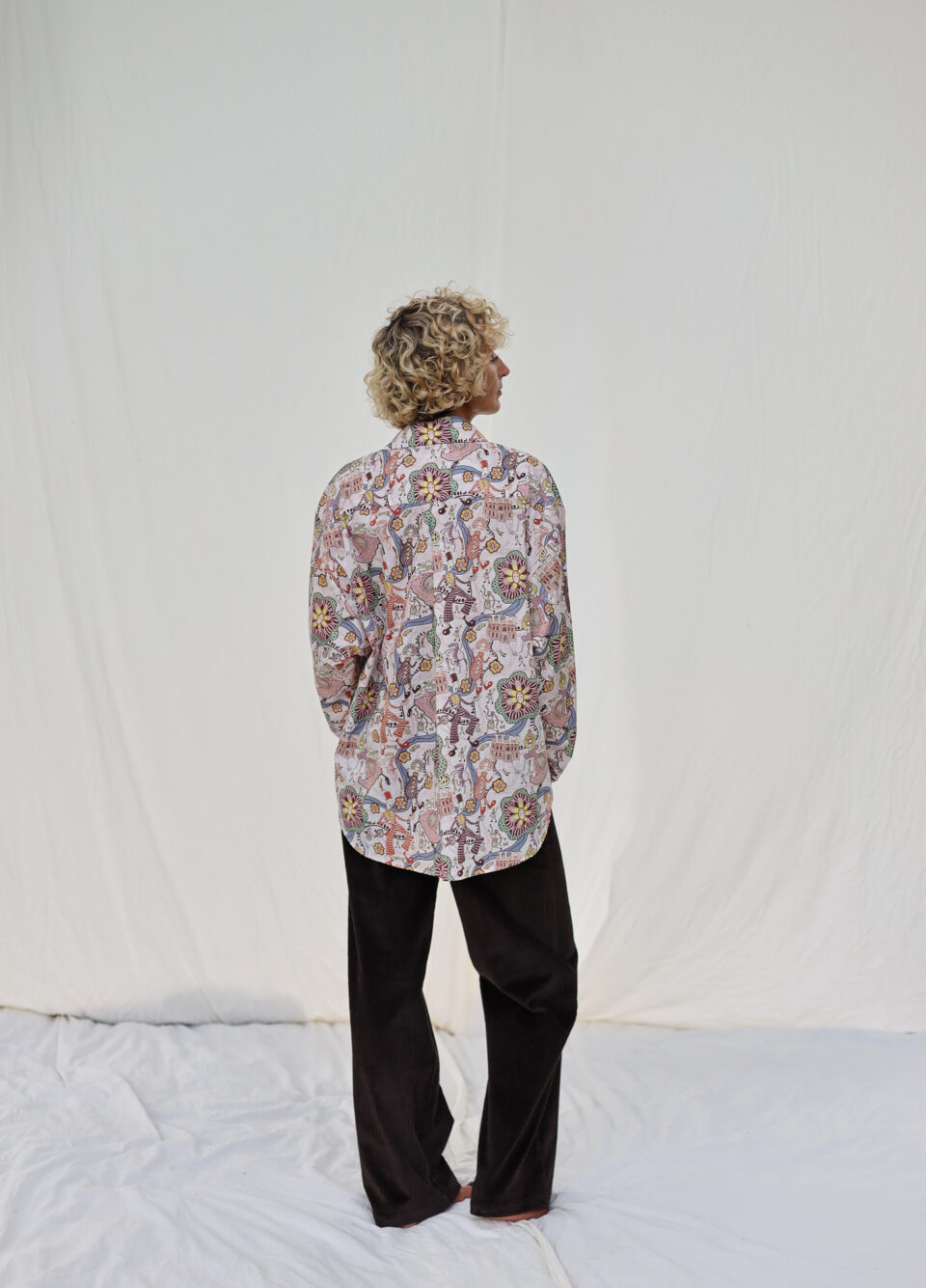 Oversized Tana Lawn Cotton Shirt ELIAN in Abstract Print - Image 2
