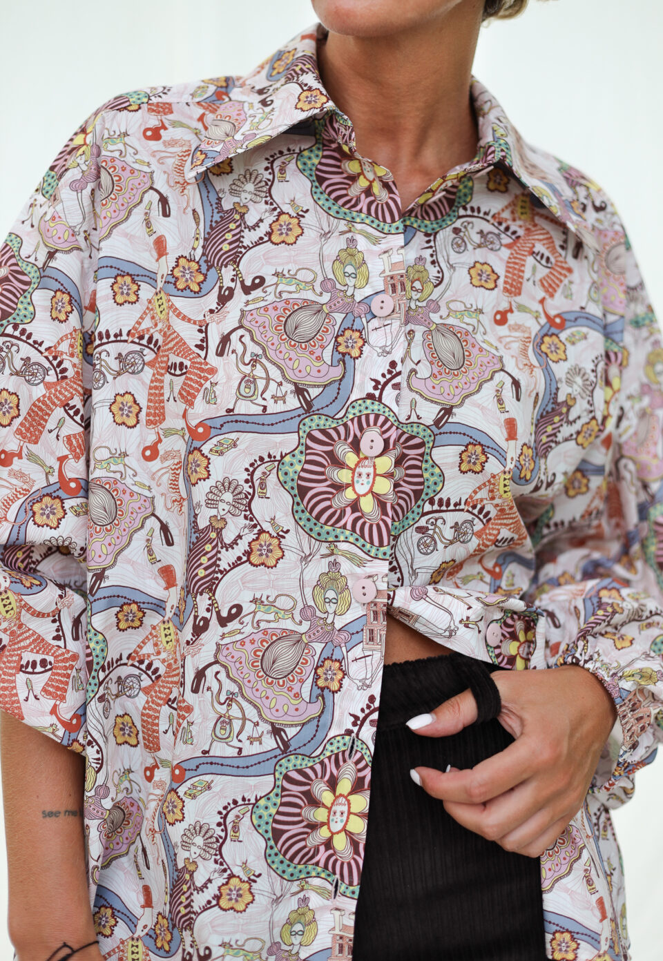 Oversized Tana Lawn Cotton Shirt ELIAN in Abstract Print - Image 4