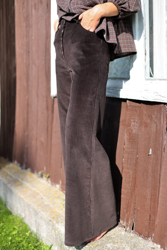 Wide Flared Leg Pants In Dark Brown Corduroy - Image 4
