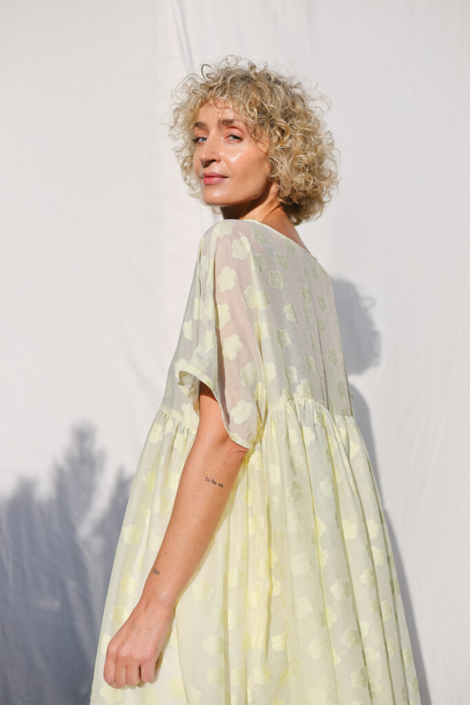 Floral oversized organza dress SILVINA - Image 5