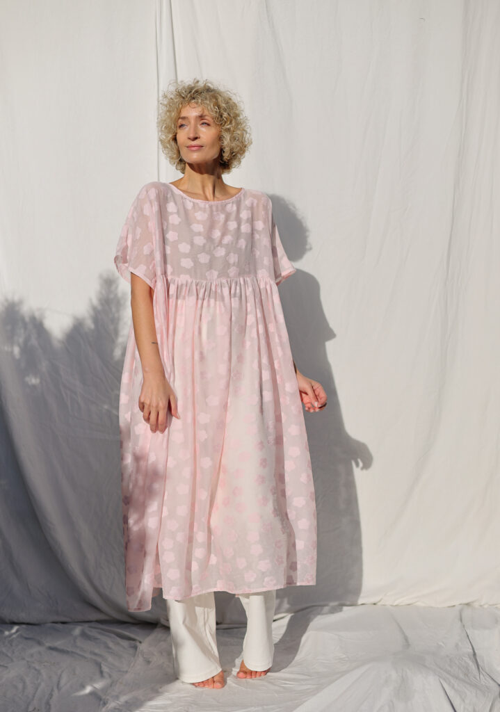 Oversized pink floral organza dress SILVINA - Image 1