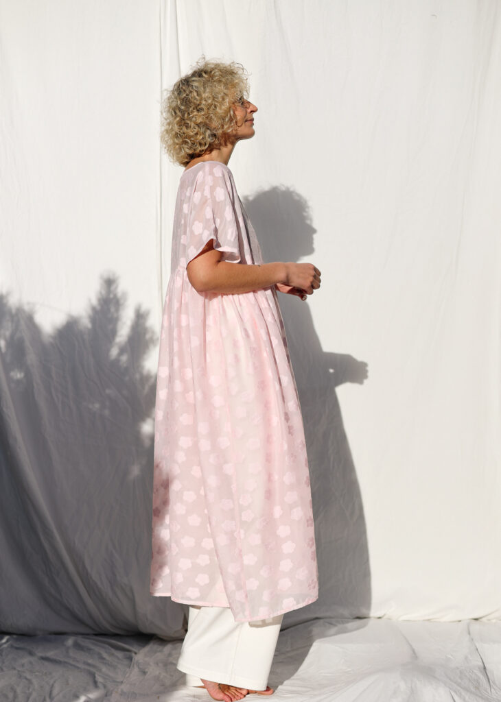 Oversized pink floral organza dress SILVINA - Image 2