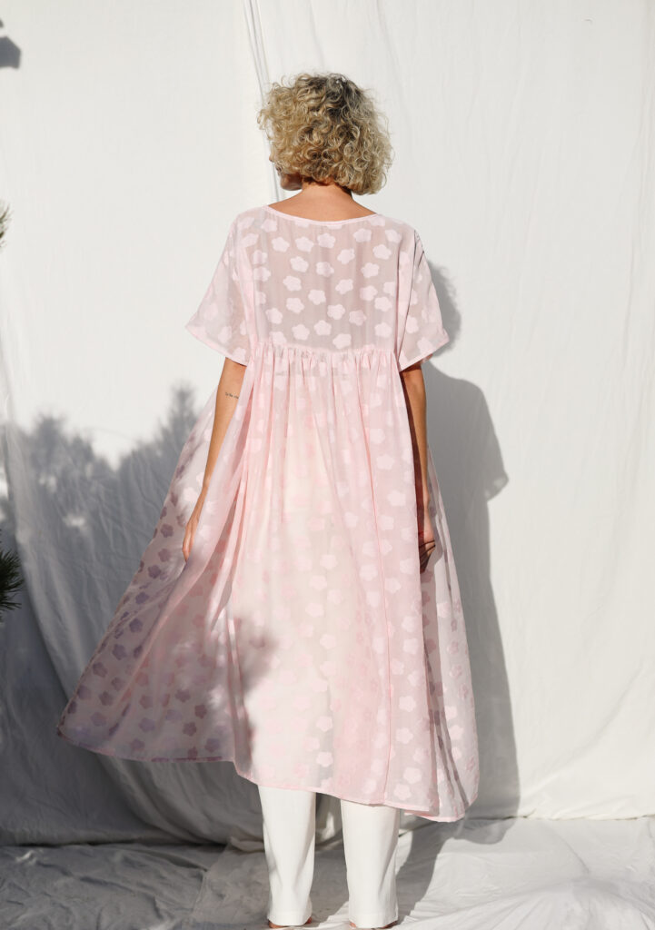 Oversized pink floral organza dress SILVINA - Image 3