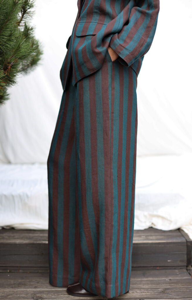 Elegant striped linen matching suit - Image 4
