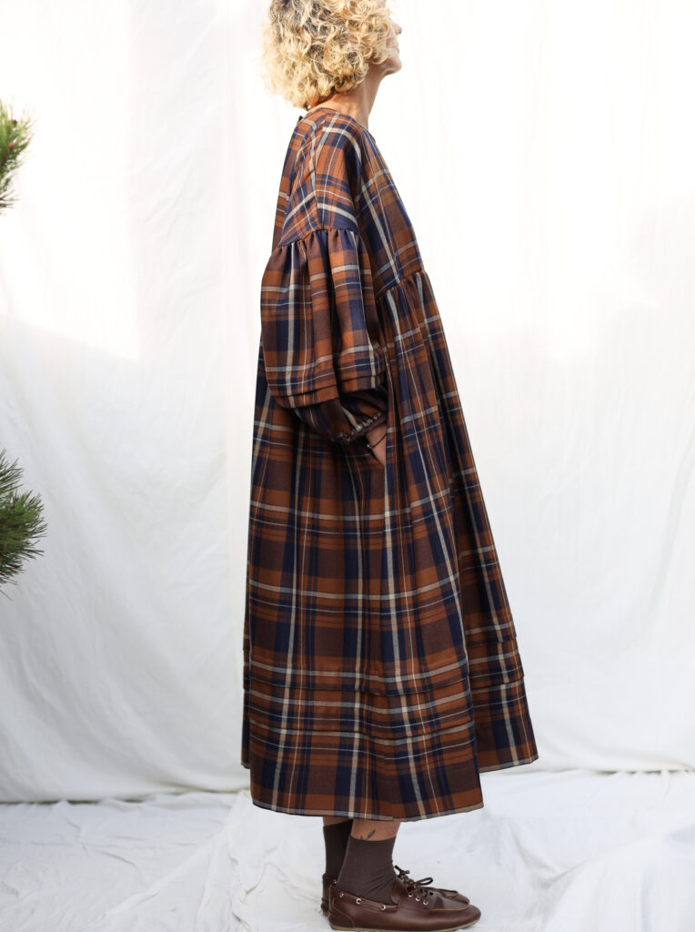Oversized Plaid Wool Dress with Pleated Details - Image 2