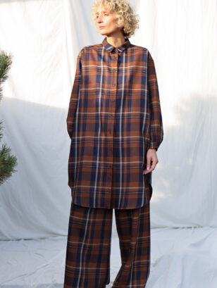 Plaid wool long sleeve Midi shirt dressPlaid wool long sleeve Midi shirt dress