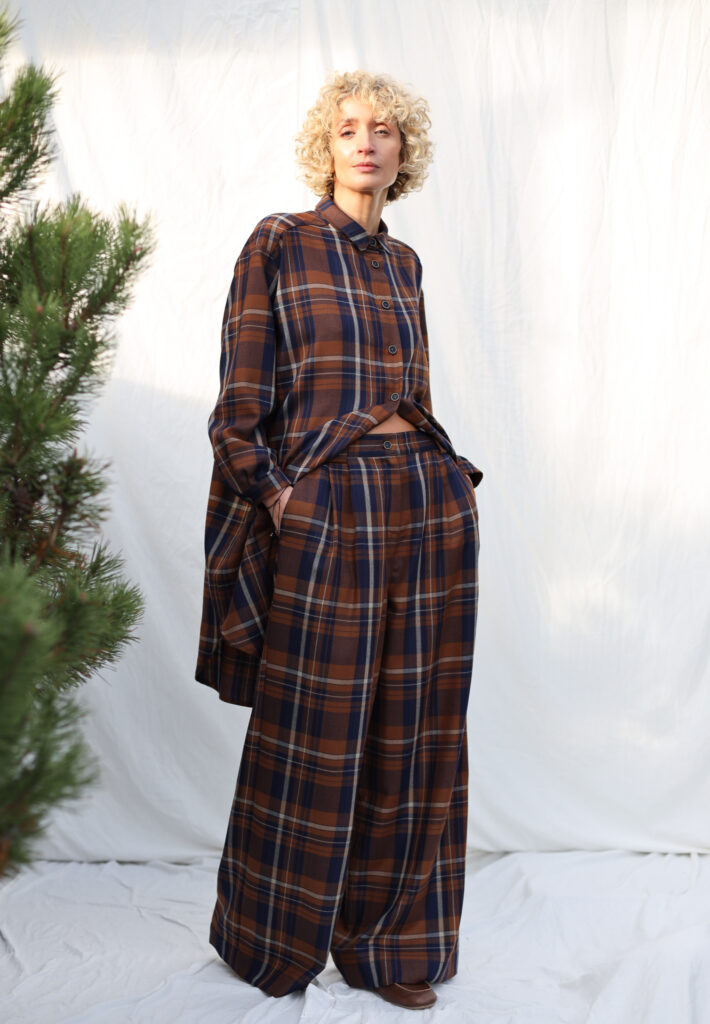 Pleated plaid wool palazzo trousers - Image 5