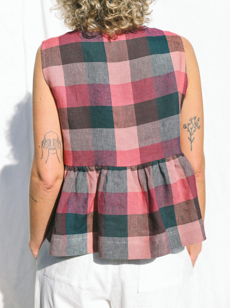 Sleeveless Linen Blouse with Ties - Image 4