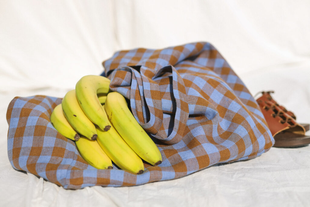Large Linen Tote Bag in Checks - Image 3