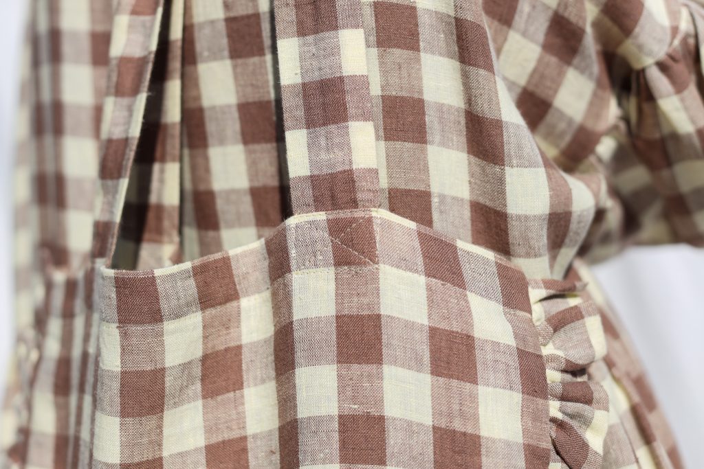 Linen Tote Bag with Ruffles - Image 3