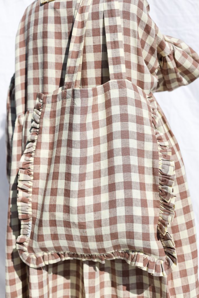 Linen Tote Bag with Ruffles - Image 4