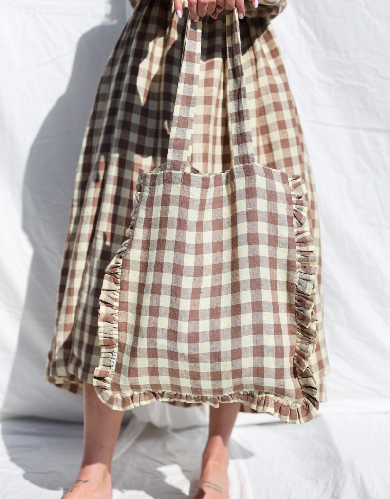 Linen Tote Bag with Ruffles - Image 6