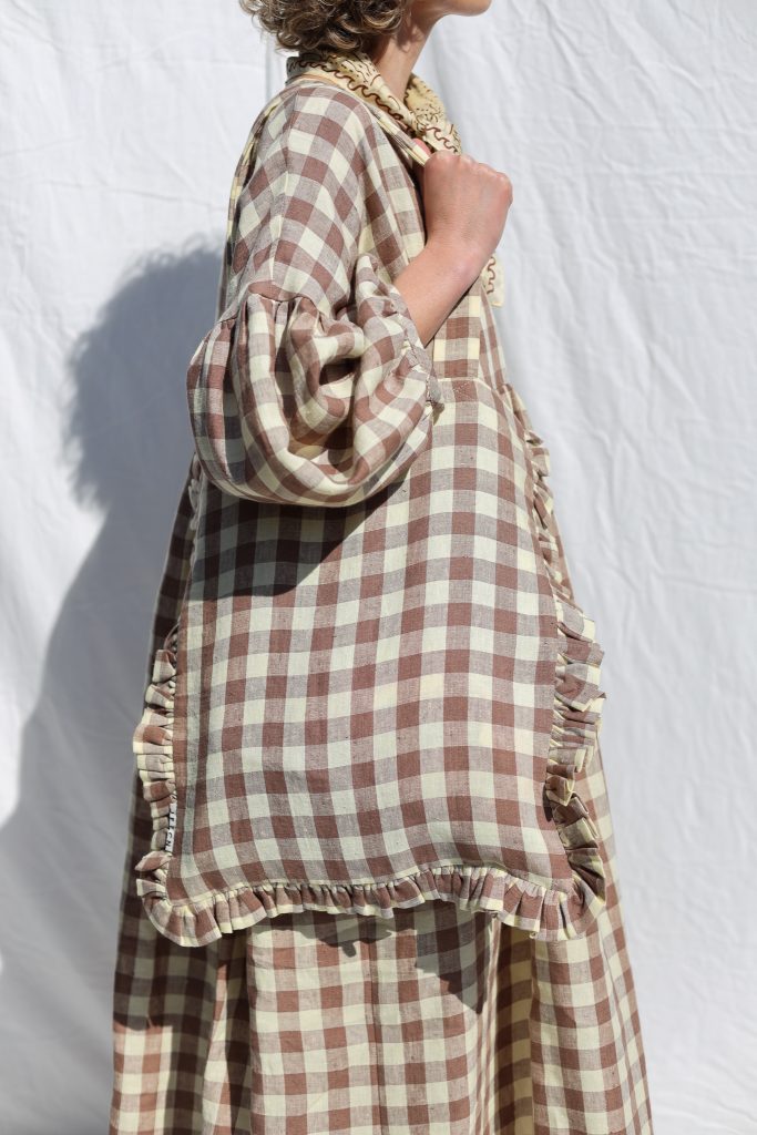 Linen Tote Bag with Ruffles - Image 7
