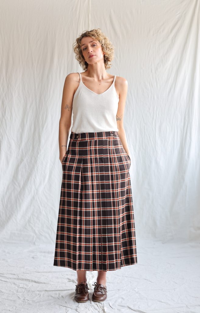 Front pleated wrap plaid skirt | Skirt | Sustainable clothing | OffOn clothing