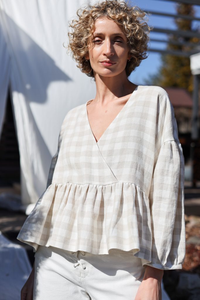 Linen V-neck puffy sleeve peplum blouse CLARA in checks | Blouse | Sustainable clothing | OffOn clothing