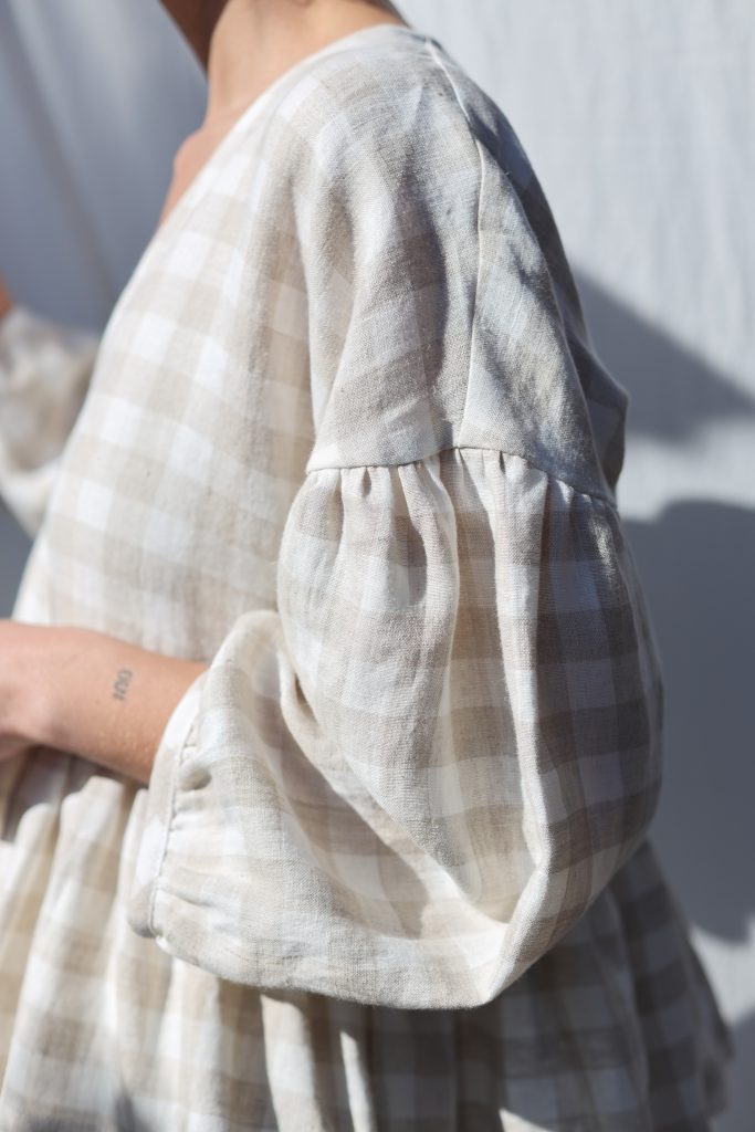 Linen V-neck puffy sleeve peplum blouse CLARA in checks