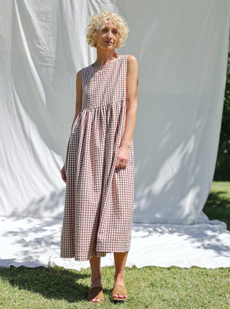 Sleeveless smock dress in seersucker checks