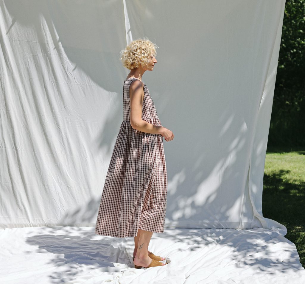 Sleeveless smock dress in seersucker checks | Dress | Sustainable clothing | OffOn clothing